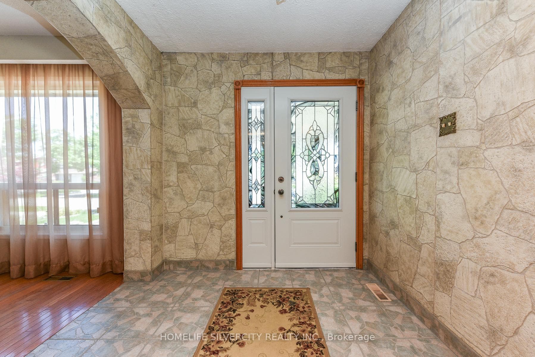 7378 Bybrook Drive photo 7