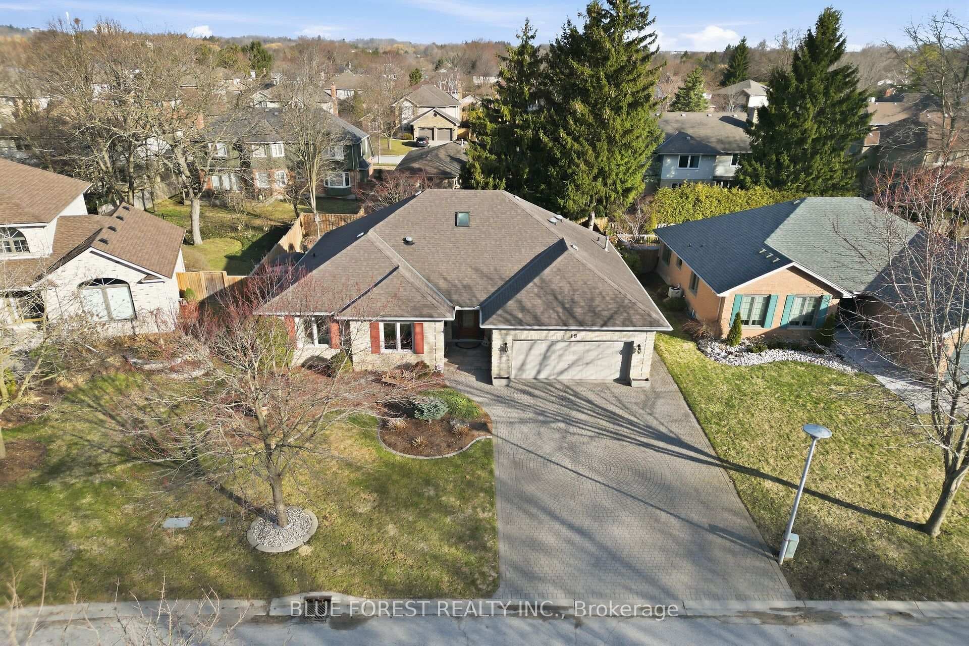 18 Shady Lane photo 3