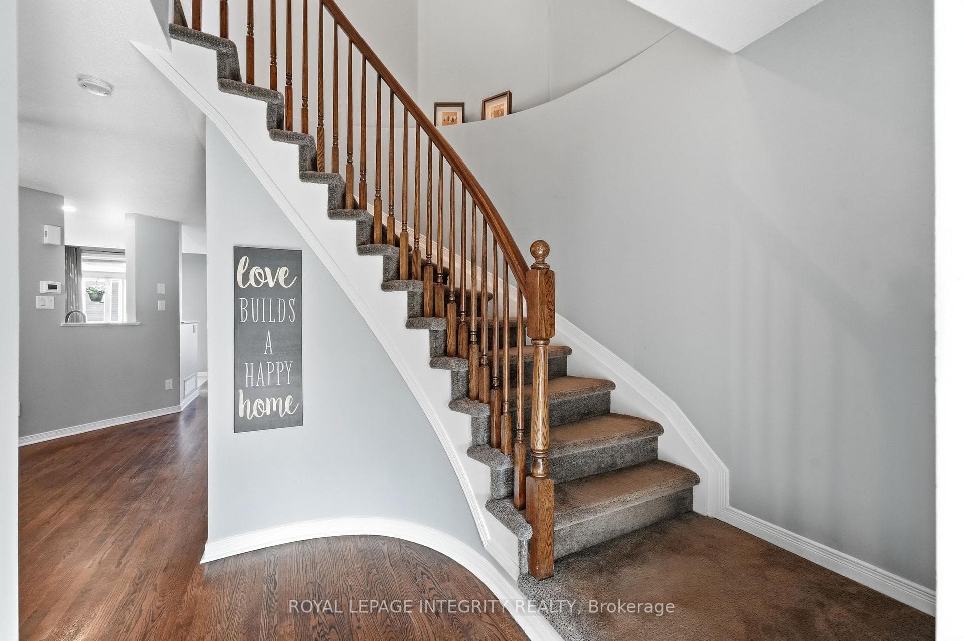 300 Rolling Meadow Crescent photo 18