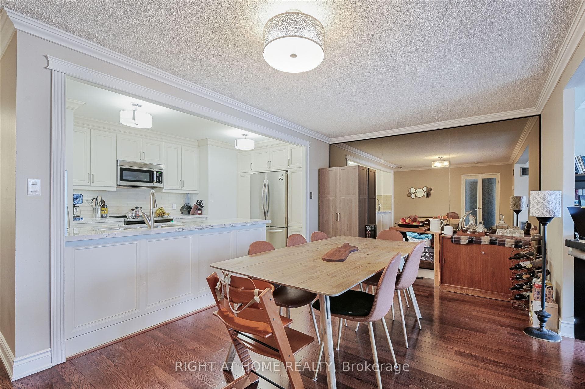 633 Bay Street Unit 1615 photo 7