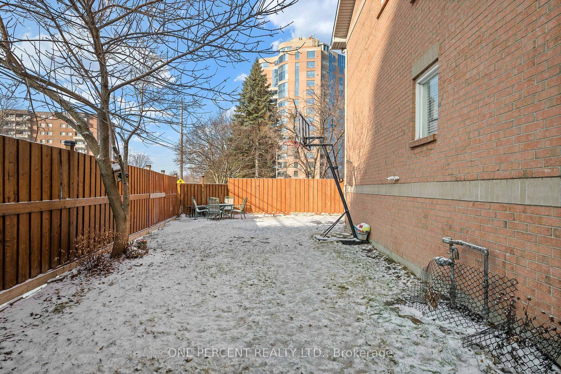 30 Maplehurst Avenue photo 38