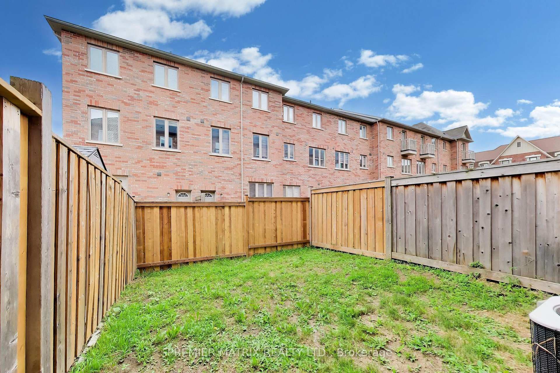 37 Shiff Crescent photo 33