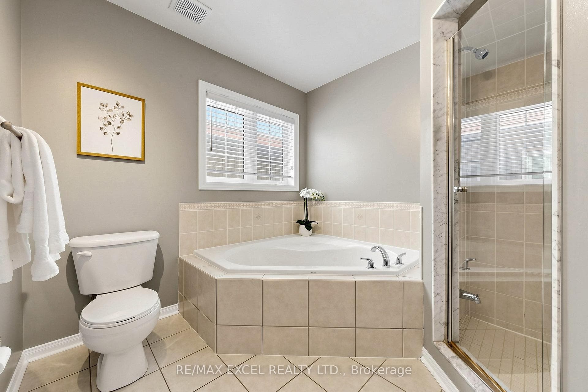 9 Evaridge Drive photo 34
