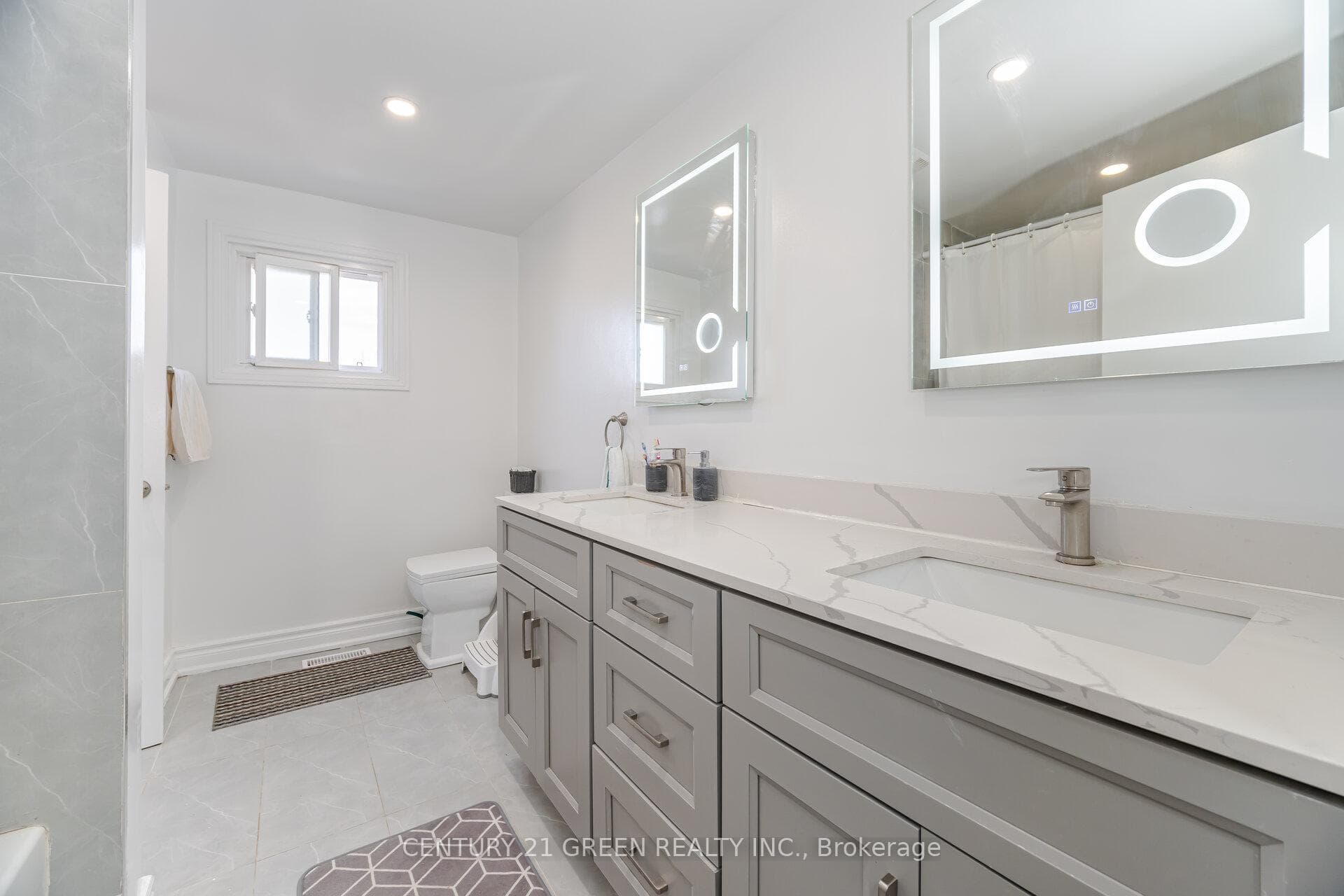 864 Laurier Avenue photo 27