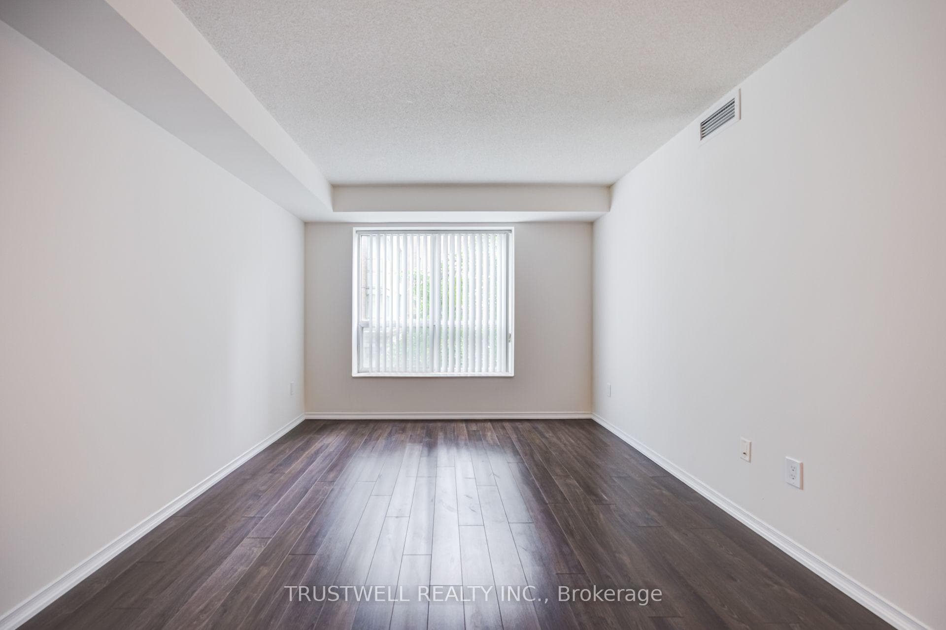 39 Pemberton Avenue Unit 401 photo 20