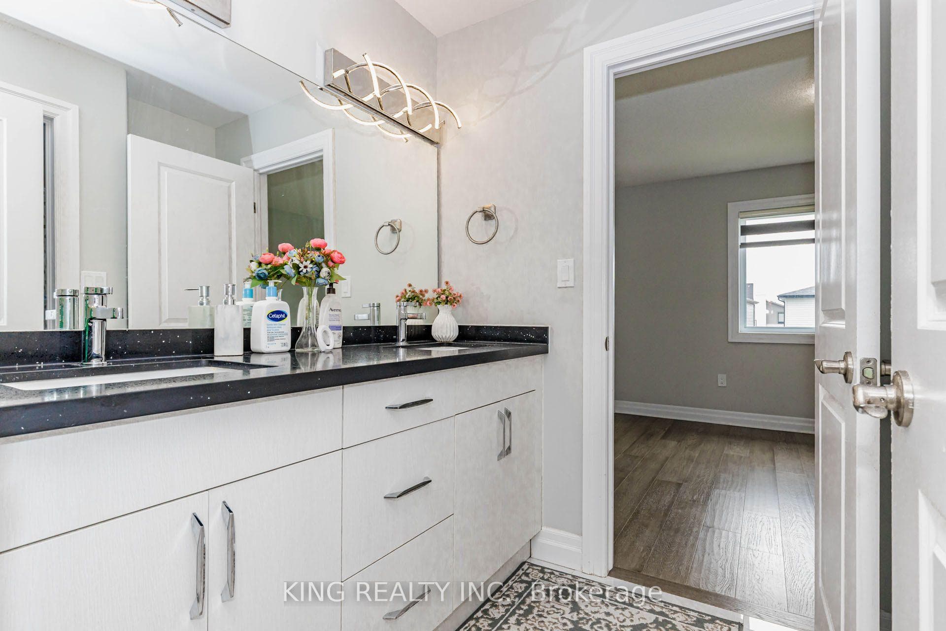 584 Chelton Road photo 30