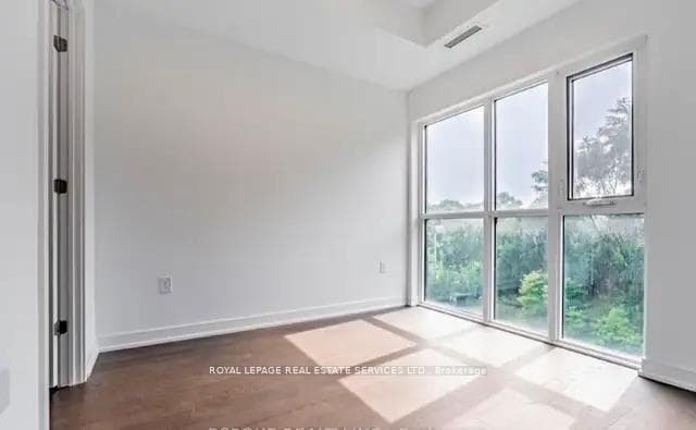 25 Neighbourhood Lane Unit 605 photo 9