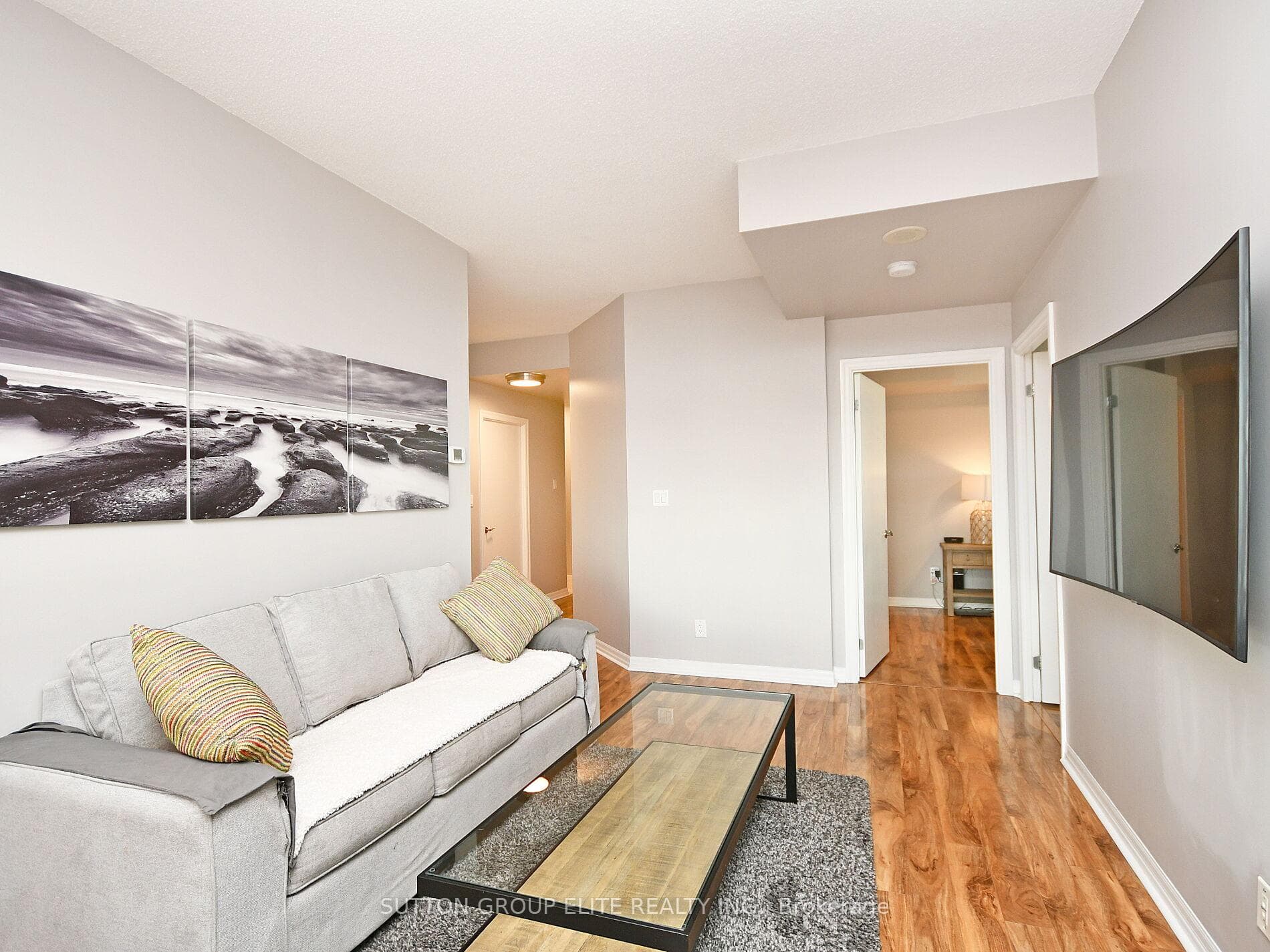 1359 Rathburn Road Unit 609 photo 10