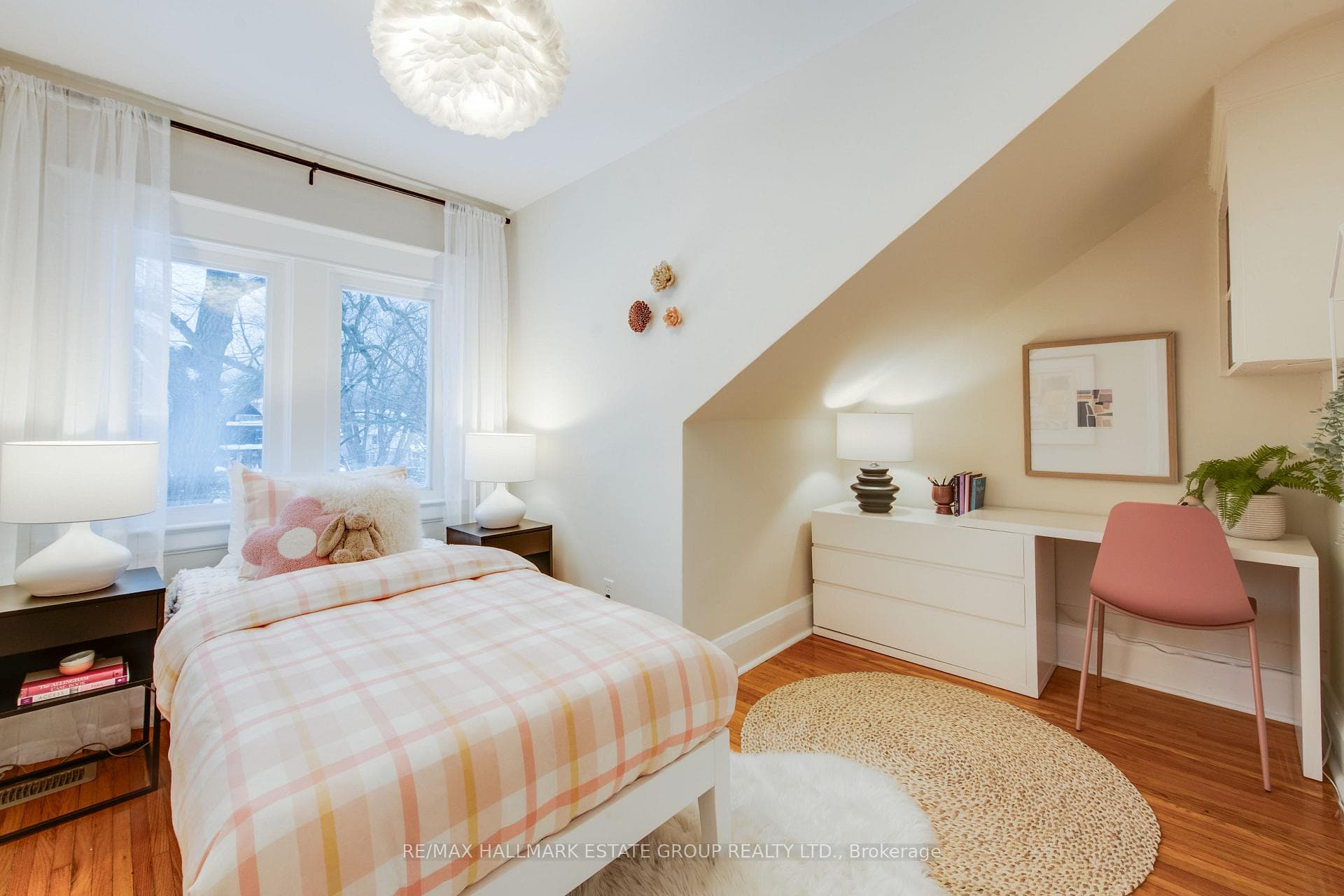 49 Highcroft Road photo 30