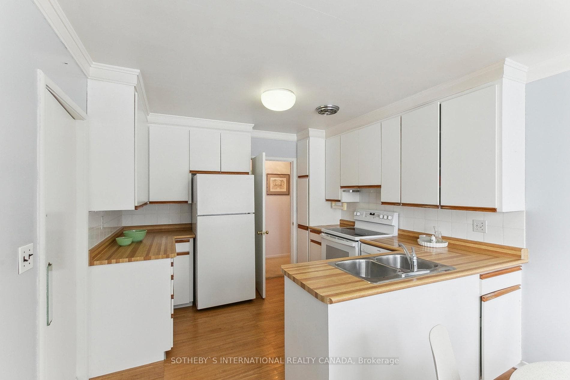 25 Abinger Crescent photo 14