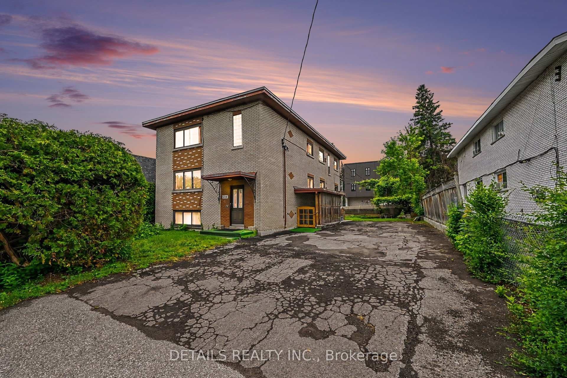 294 Donald Street photo 1