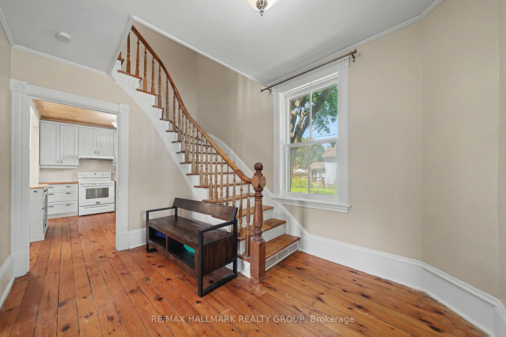 98 Drummond Street photo 9