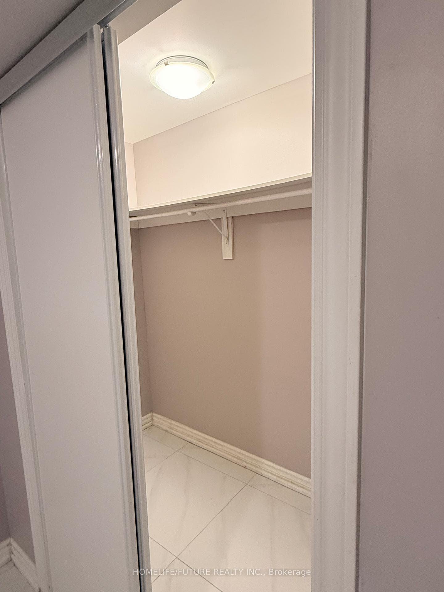 4 Meandering Trail Unit Bsmt photo 8