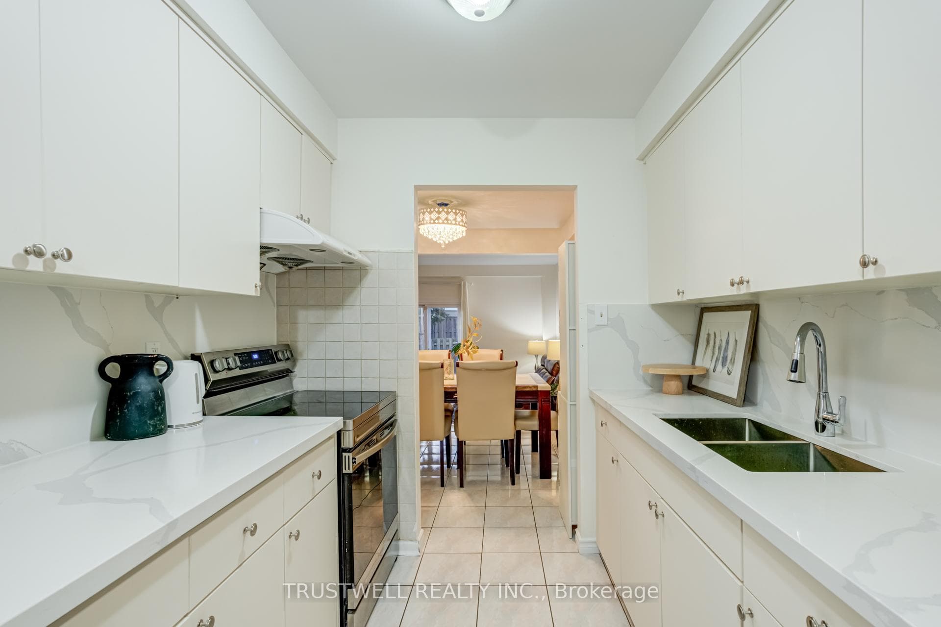44 Caronia Square photo 15