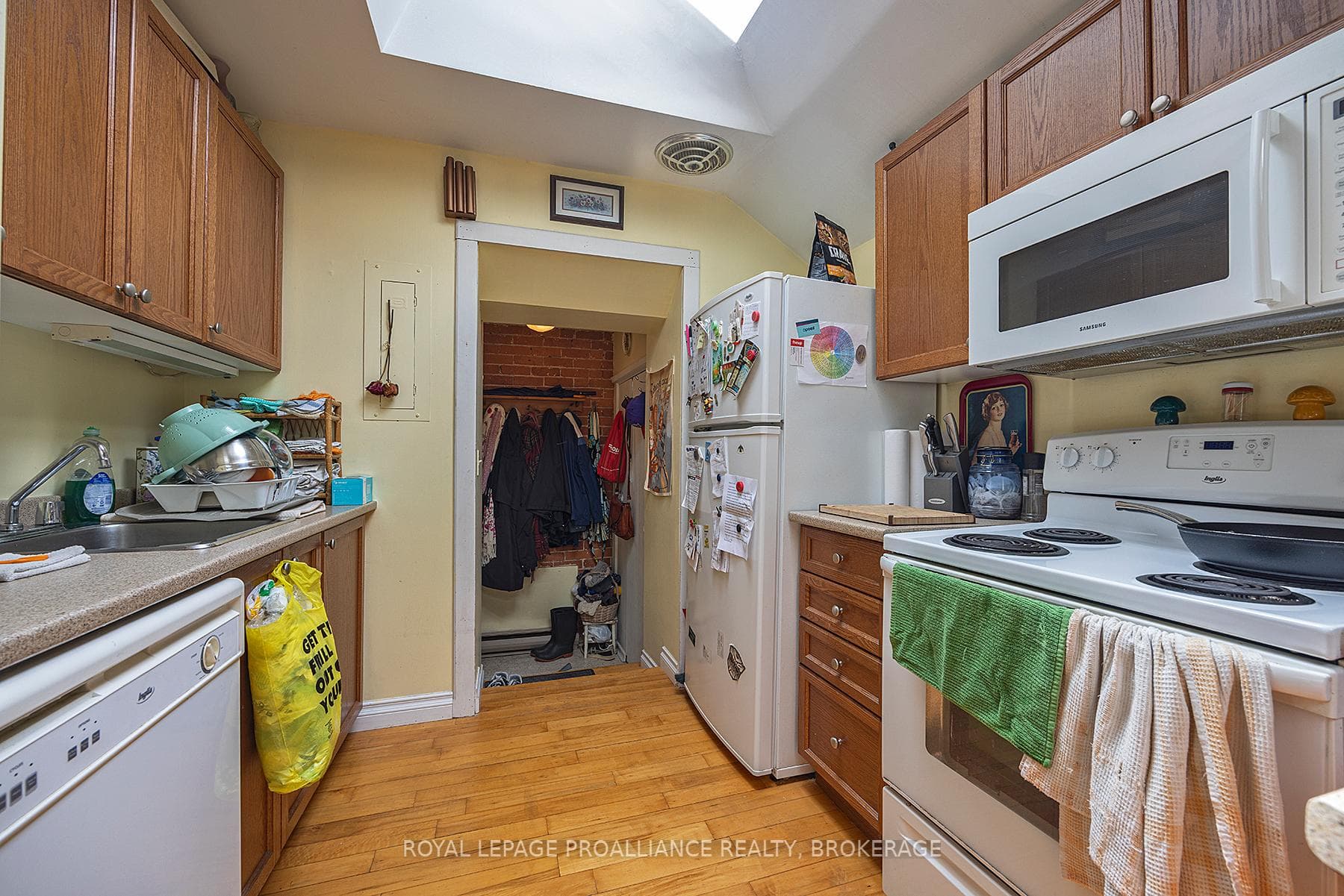85 QUEEN Street photo 29
