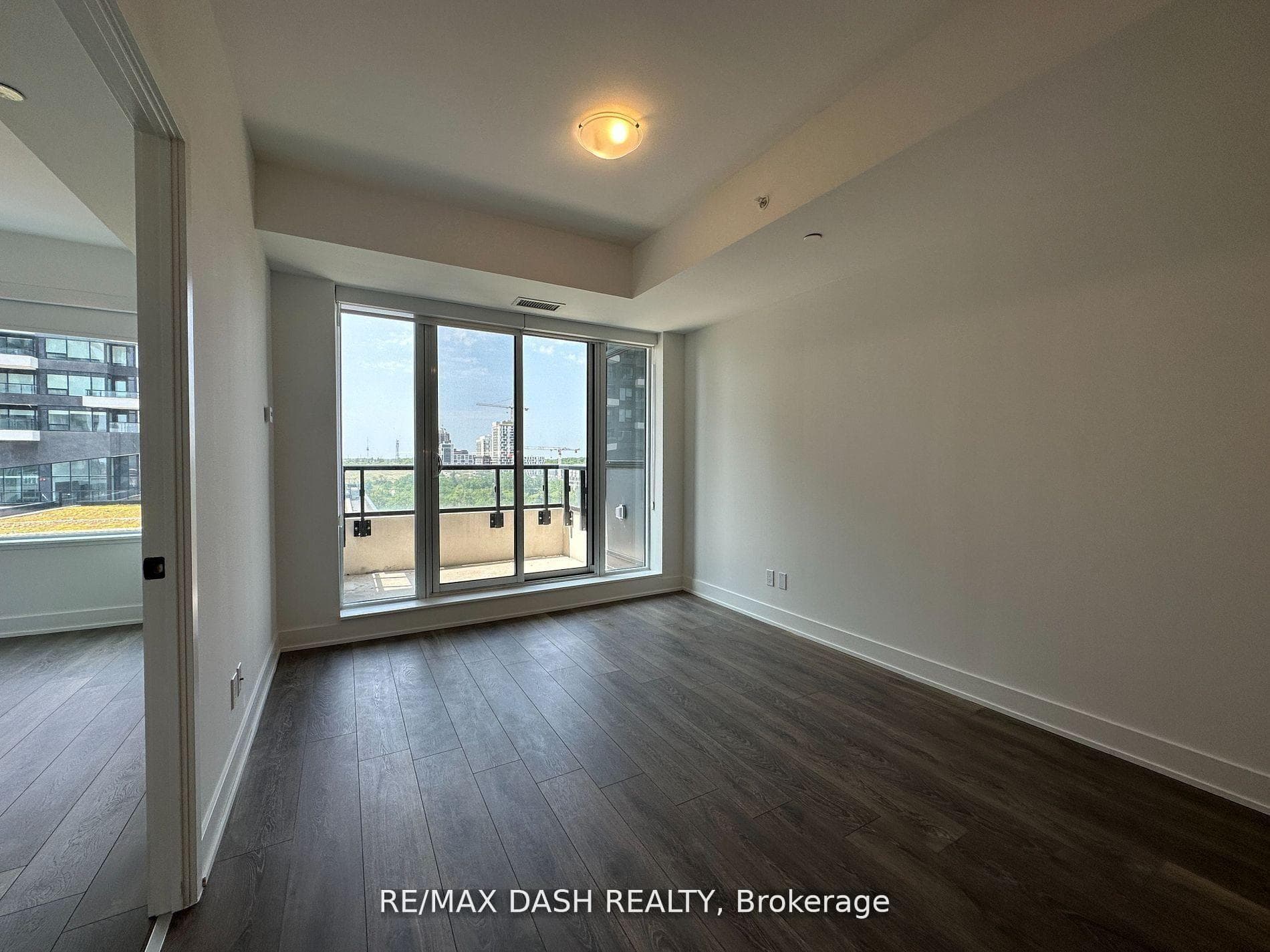 2485 Taunton Road Unit 621 photo 13