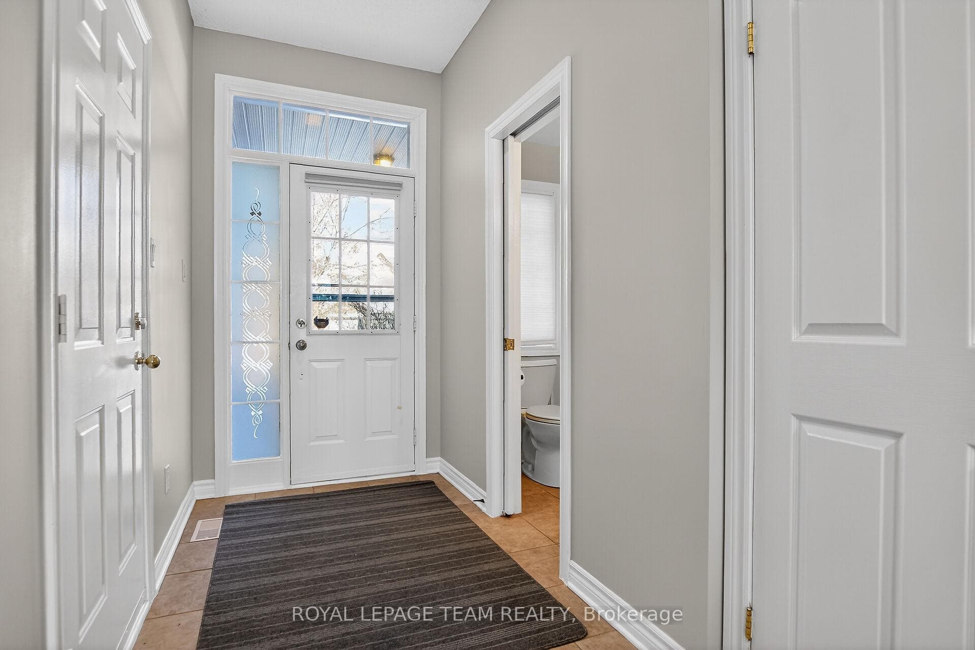 Spacious bright & cheery Foyer.