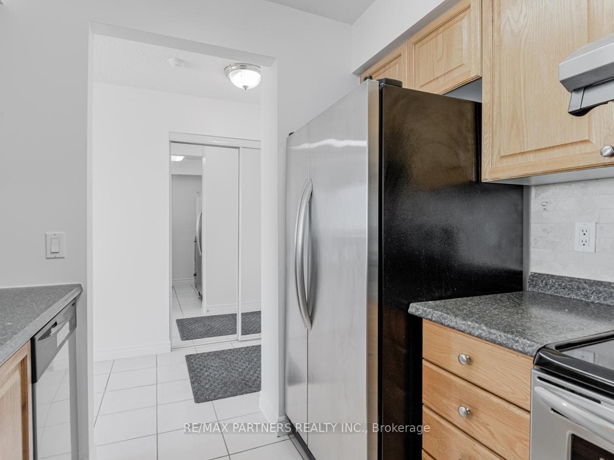 3088 KENNEDY Road Unit 907 photo 10