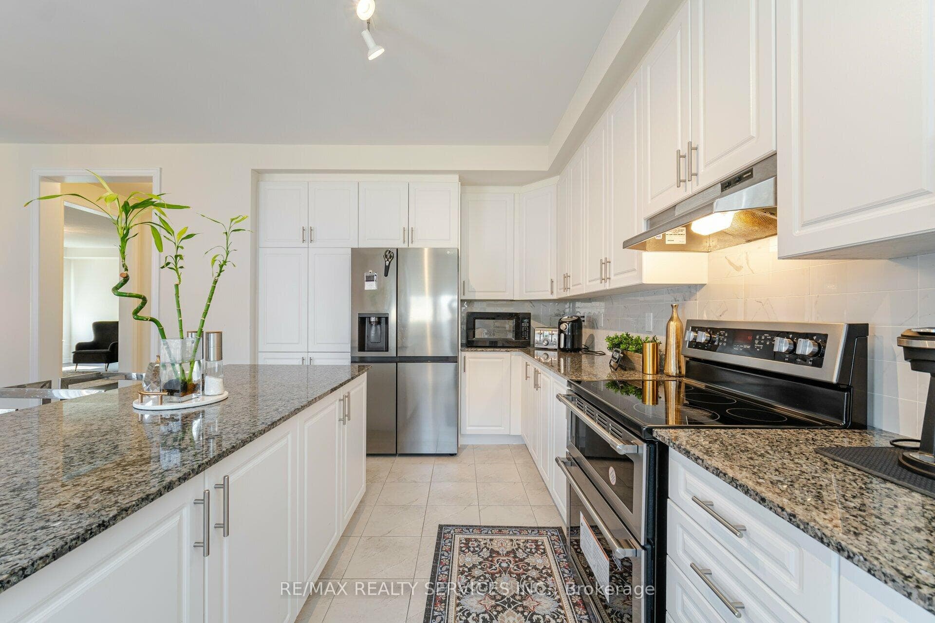 52 phyllis Drive photo 22