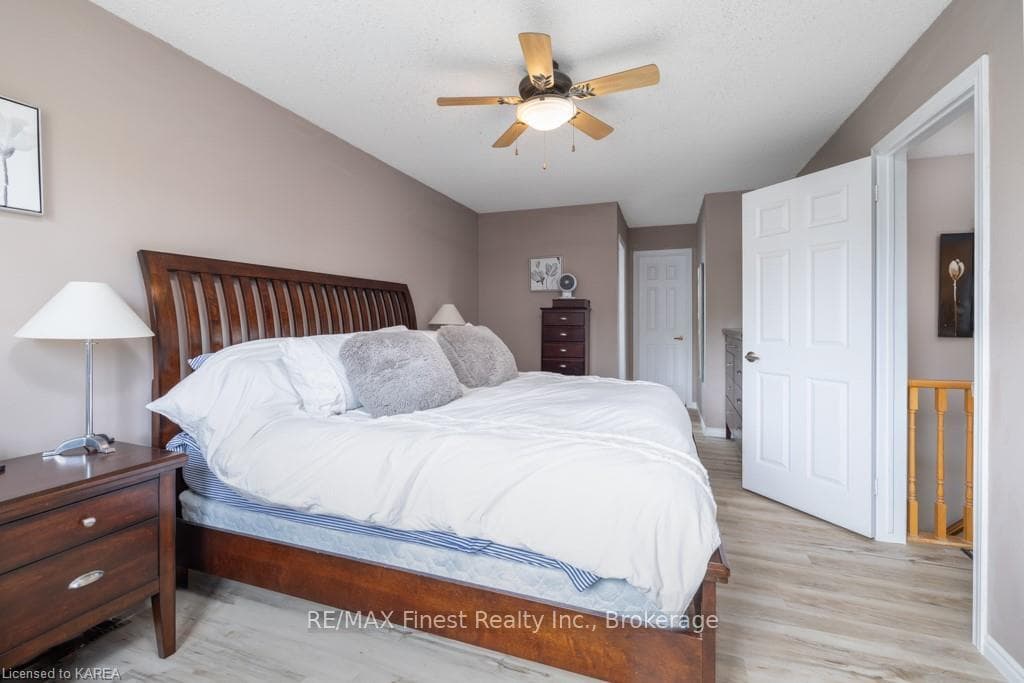 91 NICHOLSON Crescent photo 25