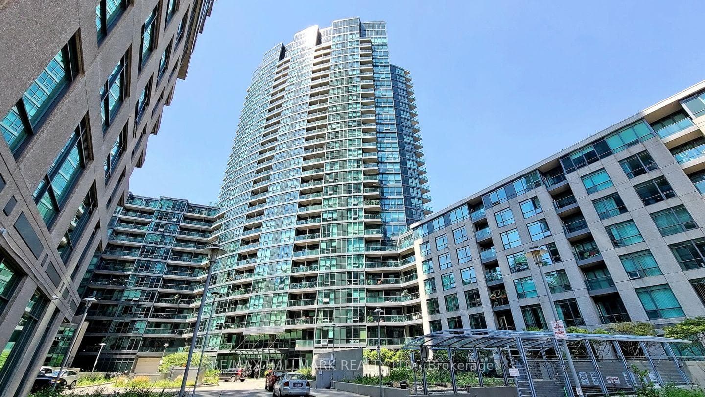 231 Fort York Boulevard Unit 303 photo 2