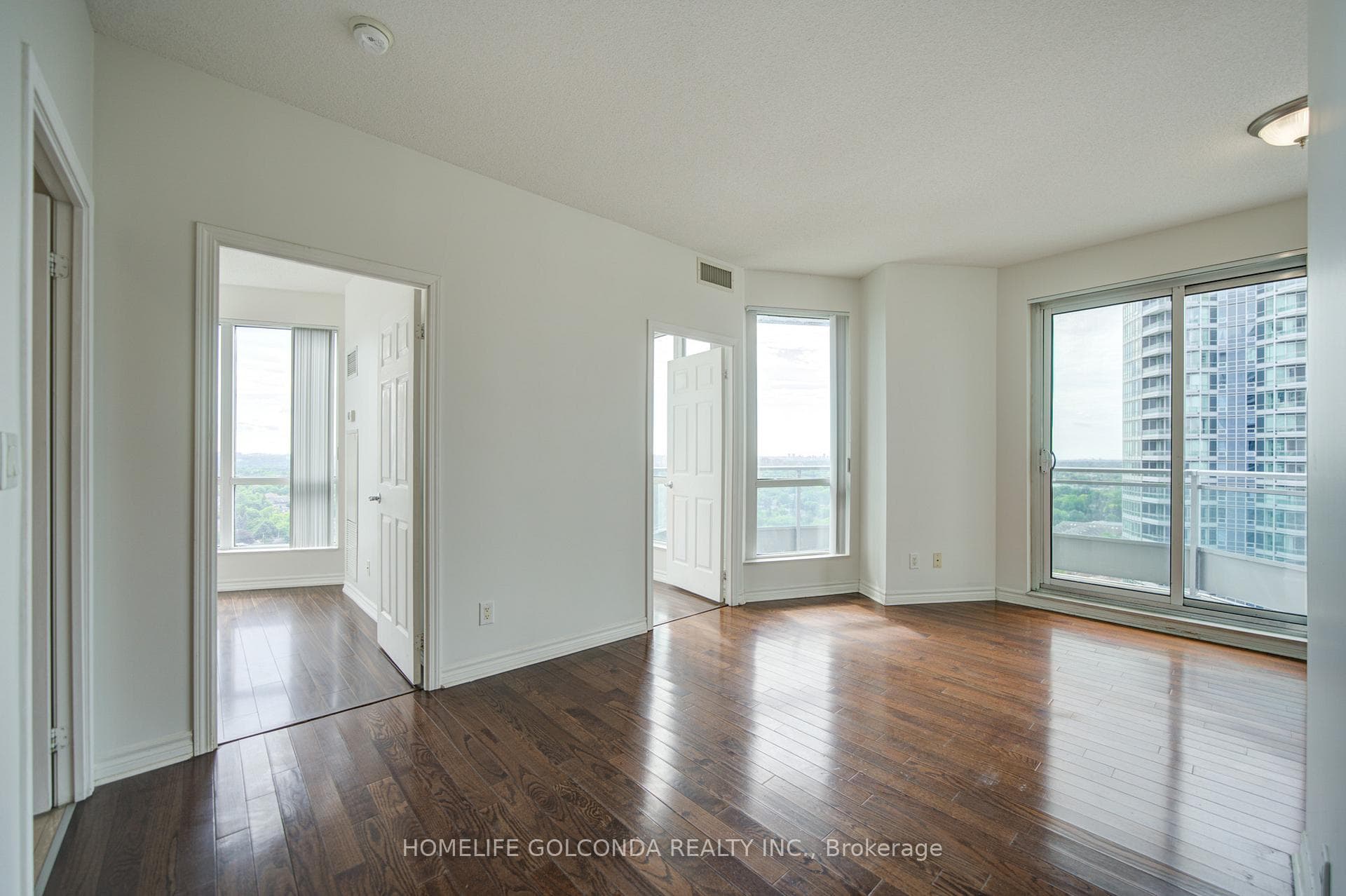 18 Holmes Avenue Unit 1803 photo 6