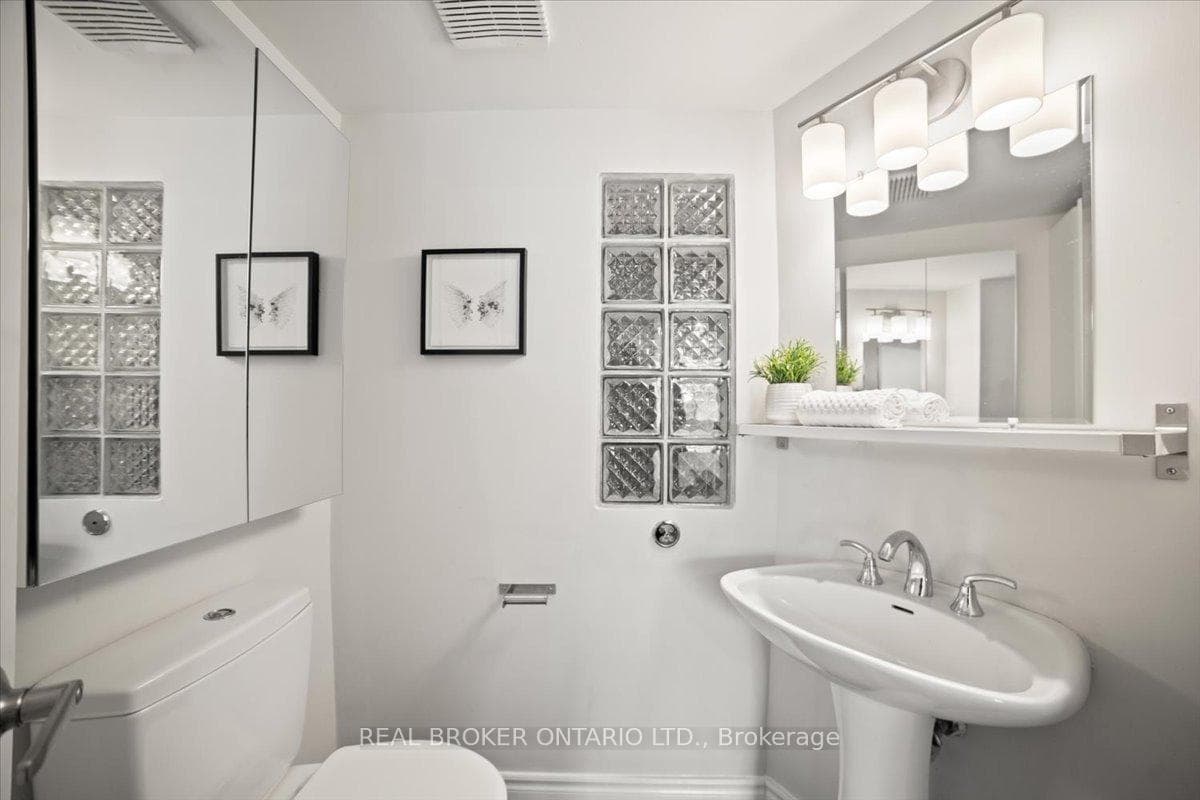 210C Avenue Road Unit Th 09 photo 19