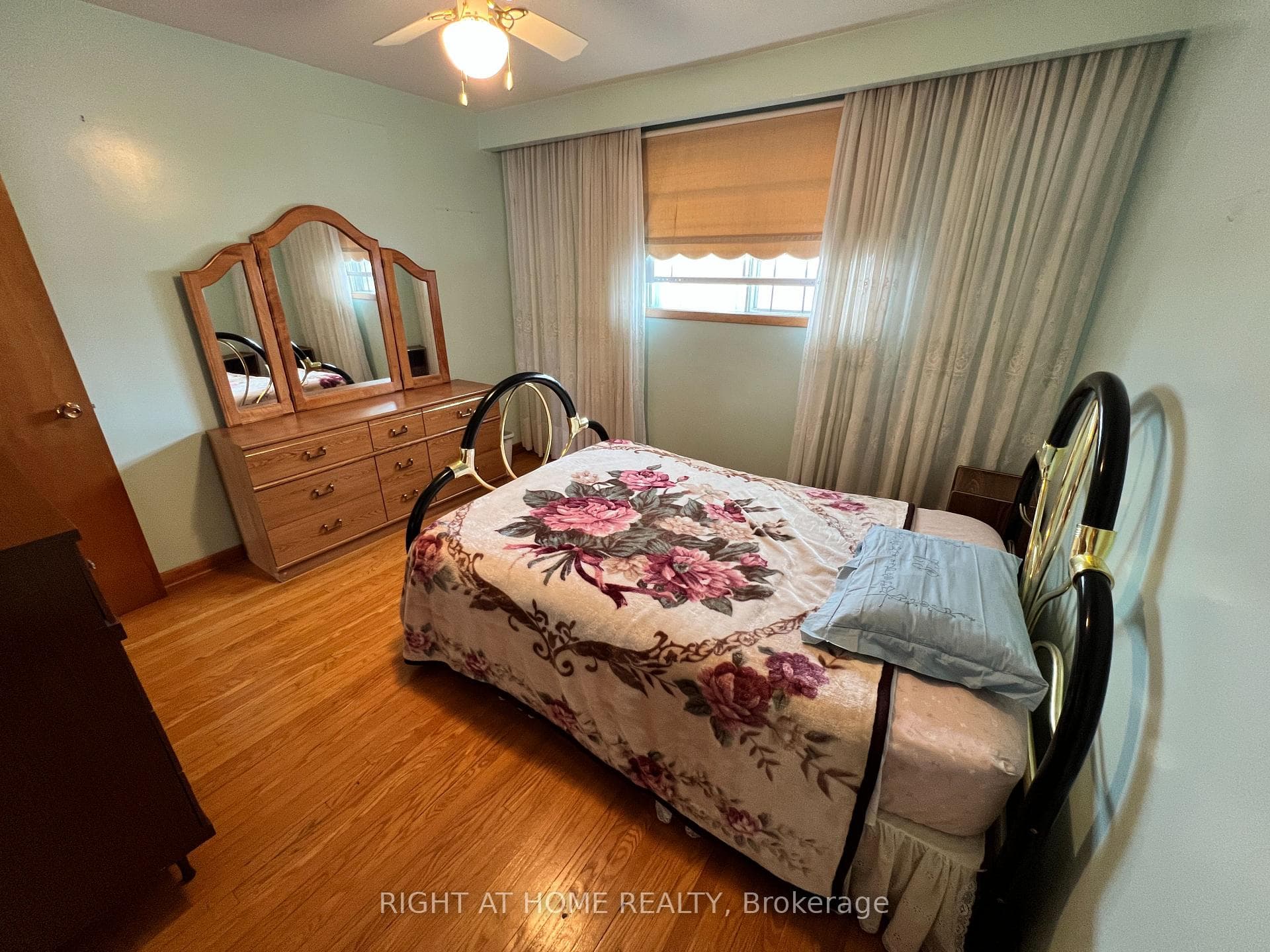 24 Paradelle Crescent photo 37
