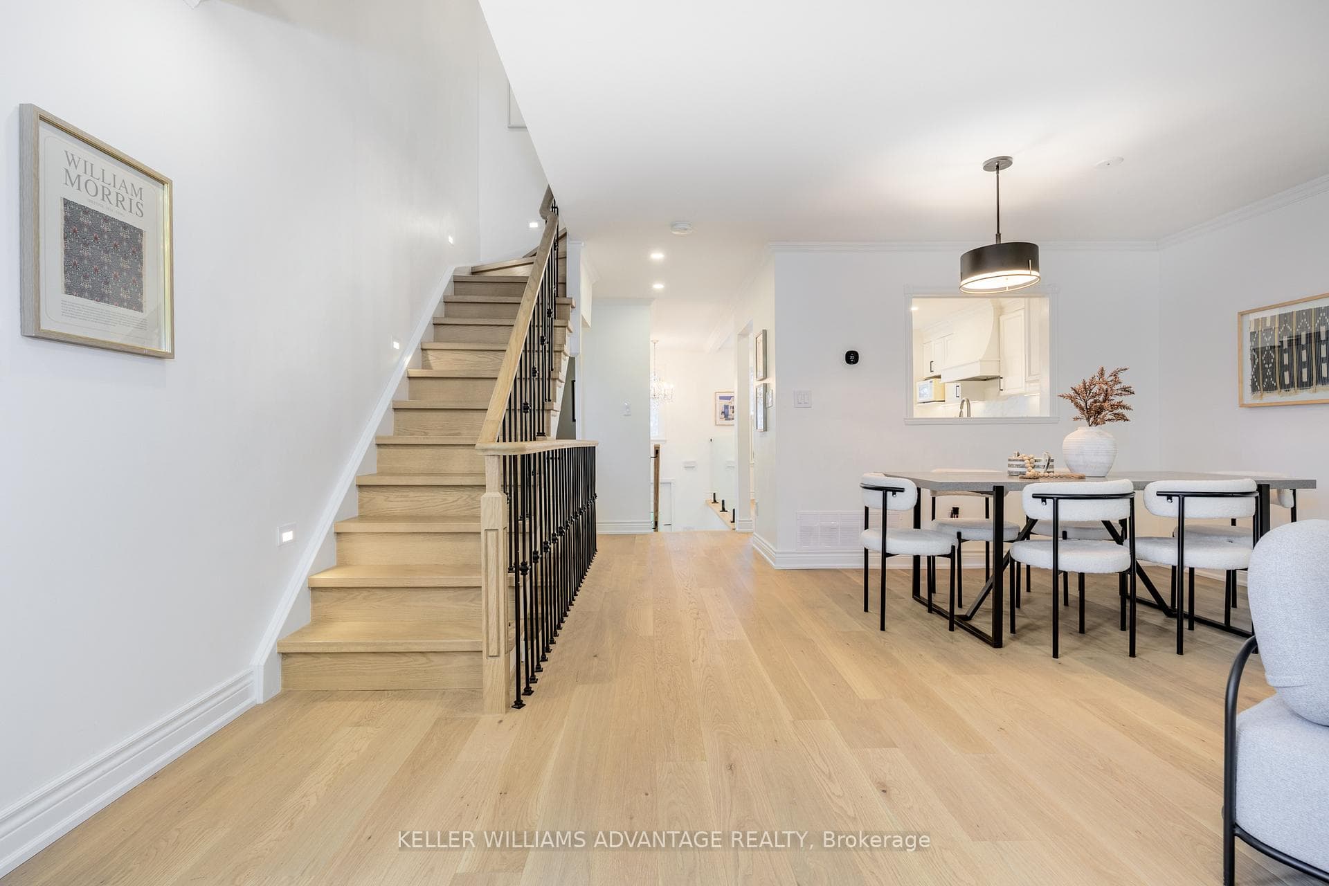 129 Confederation Way photo 17