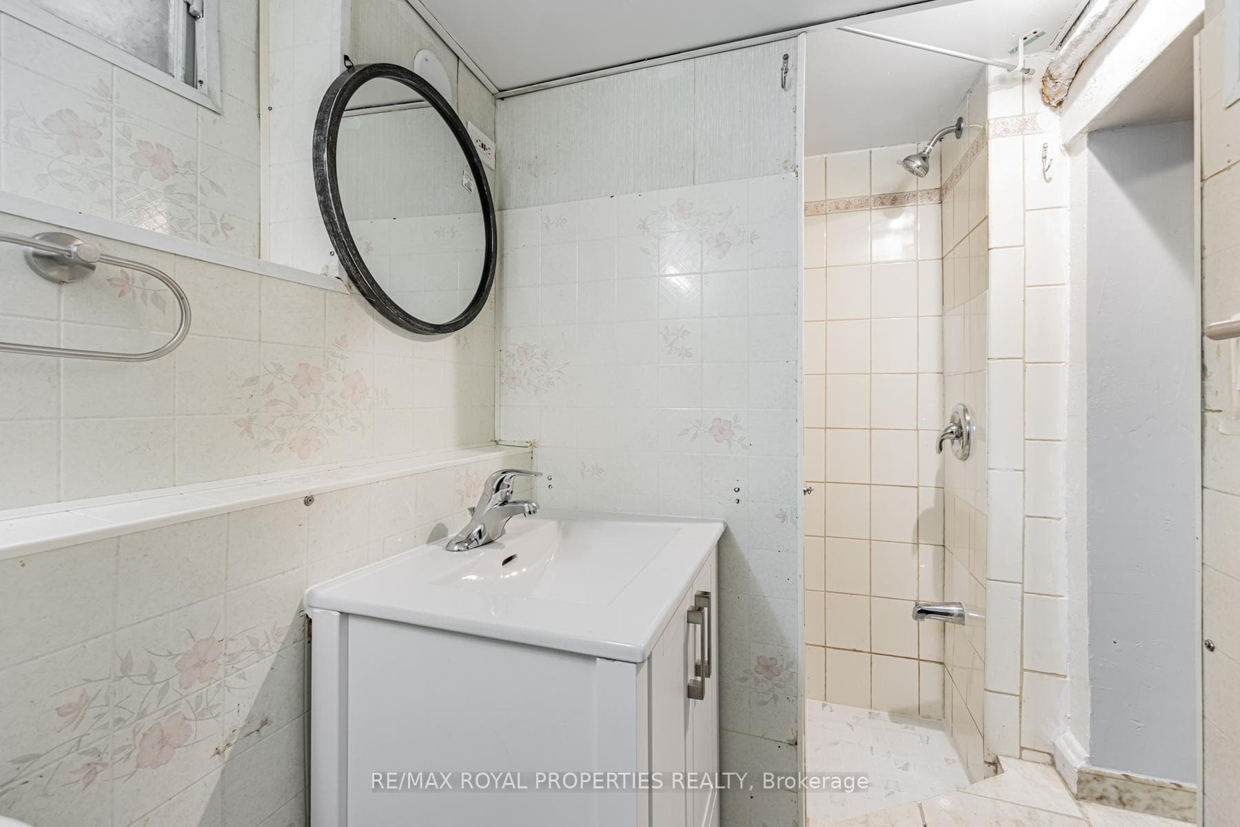 84 Doncaster Avenue Unit Main/Bs photo 15