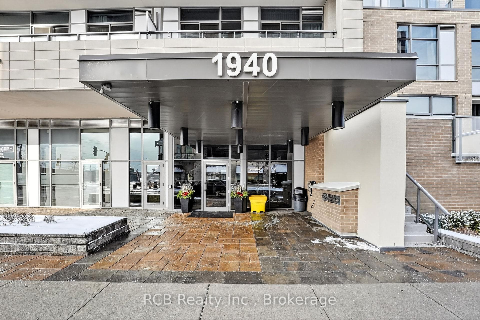 1940 Ironstone Drive Unit 1006 photo 2