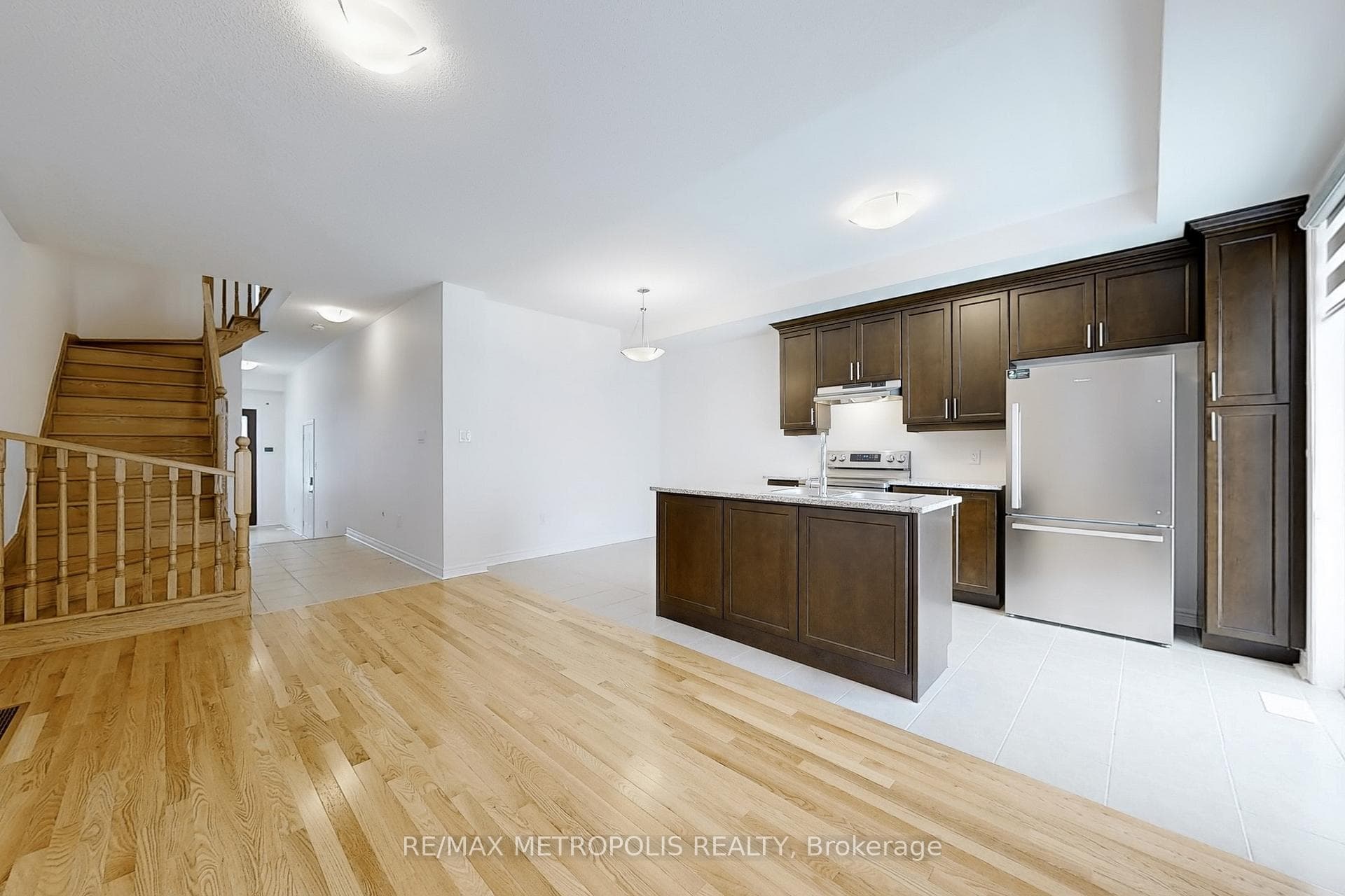 144 Mumbai Drive photo 5