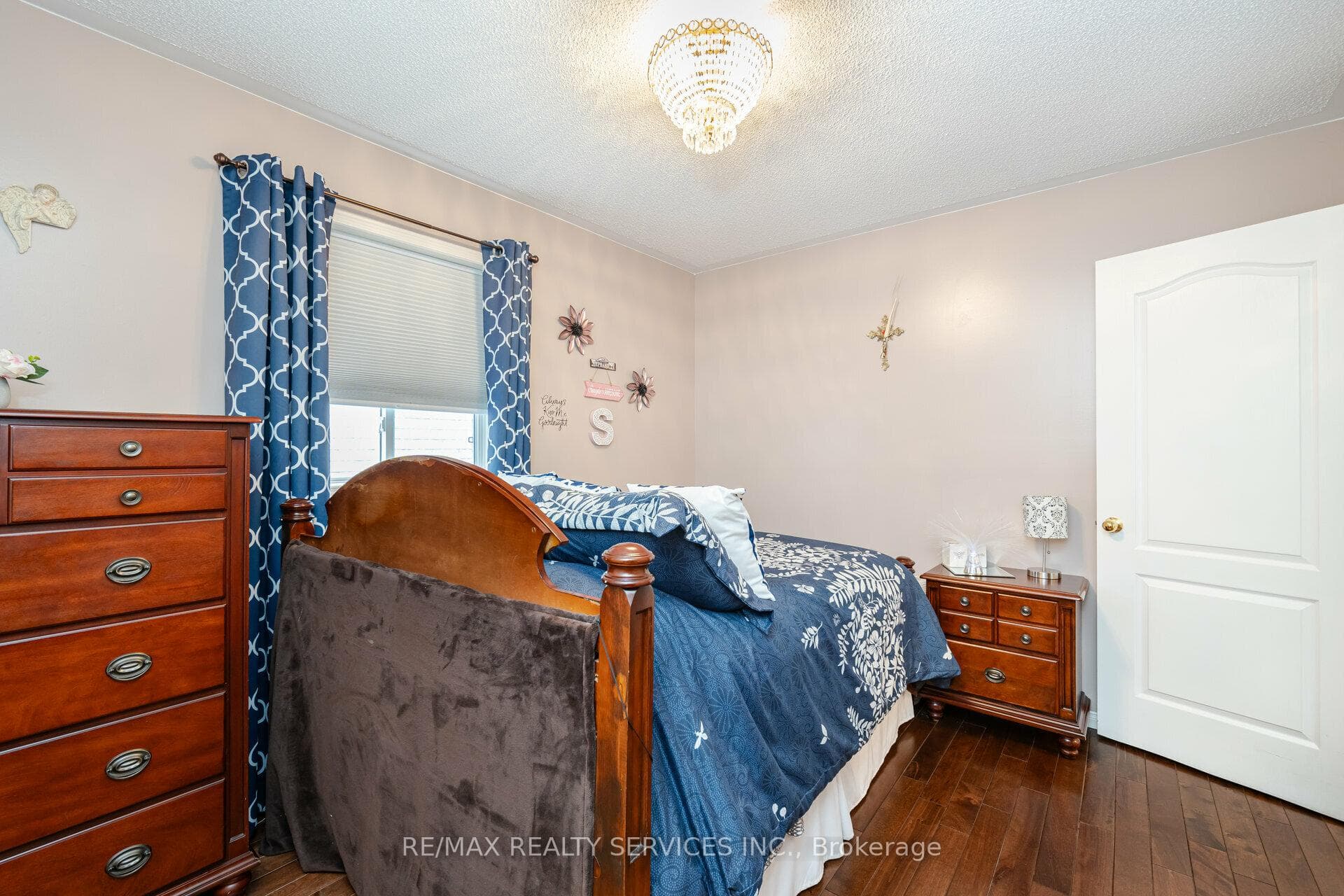 105 Edenbrook Hill Drive photo 18