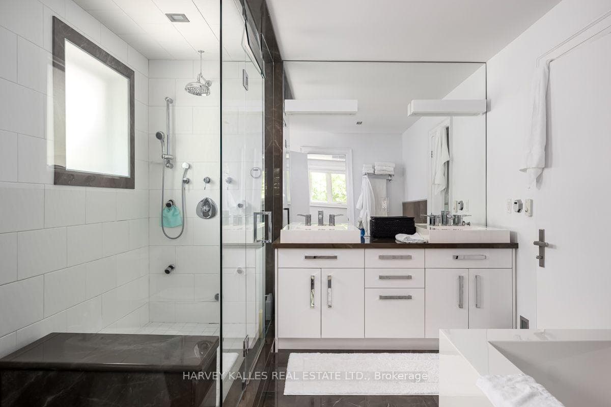 562 Bedford Park Avenue photo 26