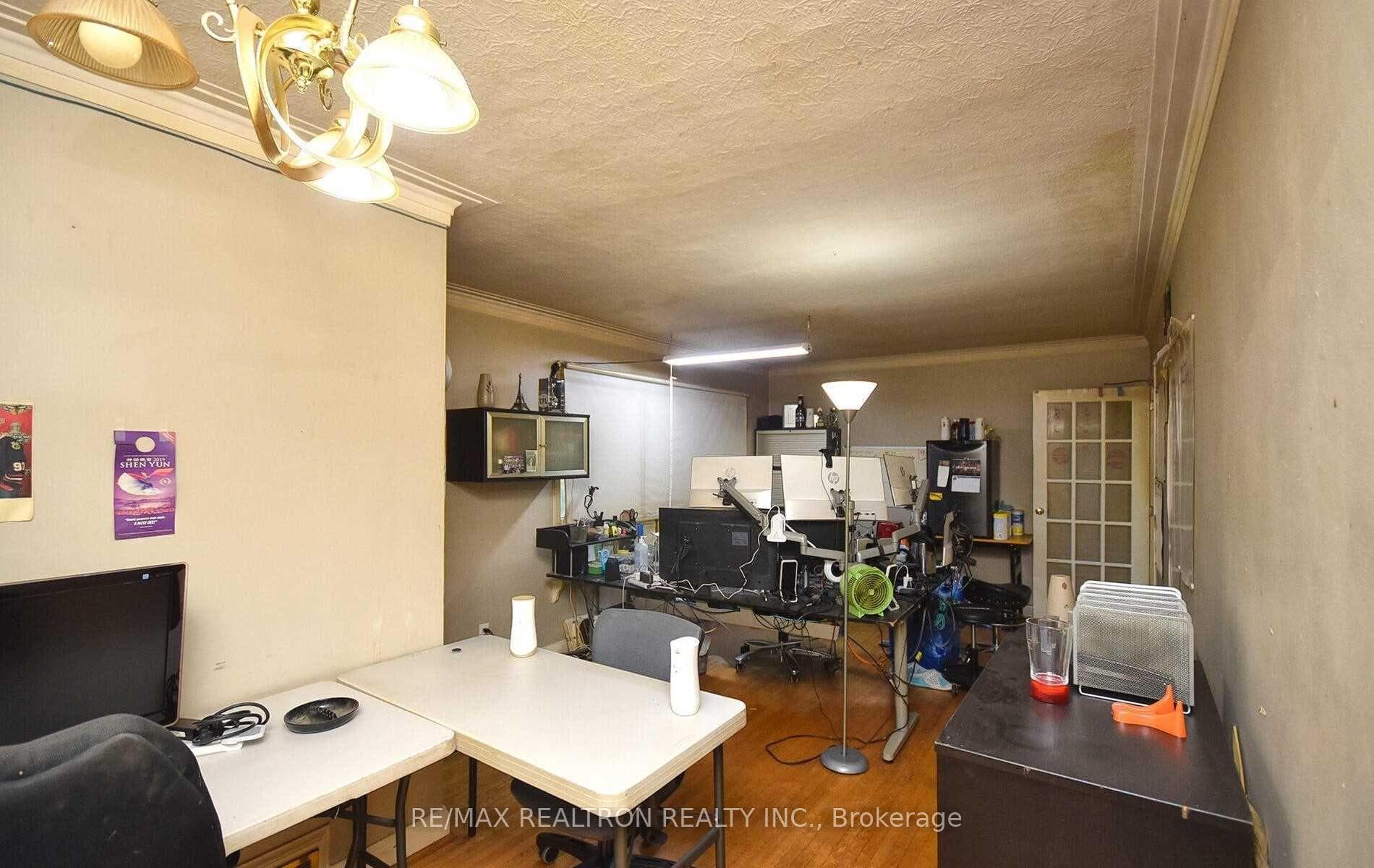 382 Drewry Avenue photo 5