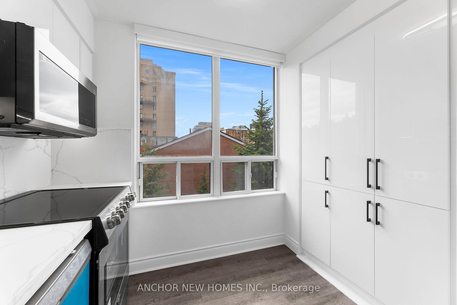 195 Merton Street Unit 515 photo 8