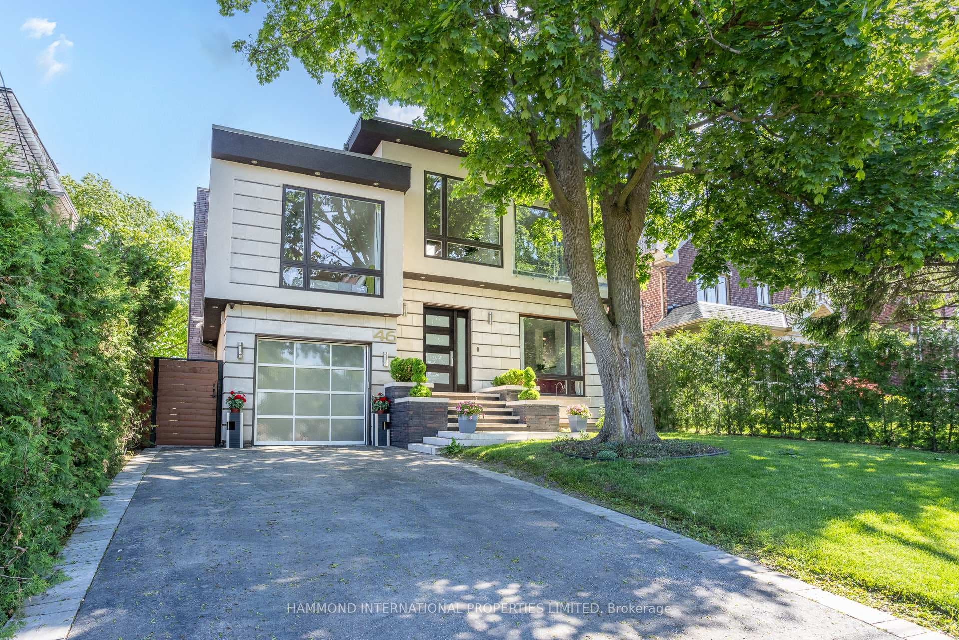 46 Ravenscrest Drive photo 2