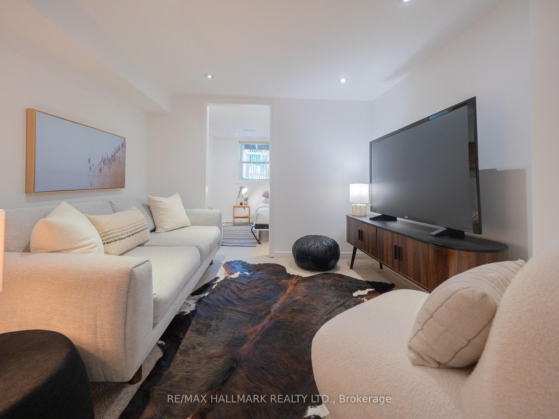51 Bain Avenue photo 35