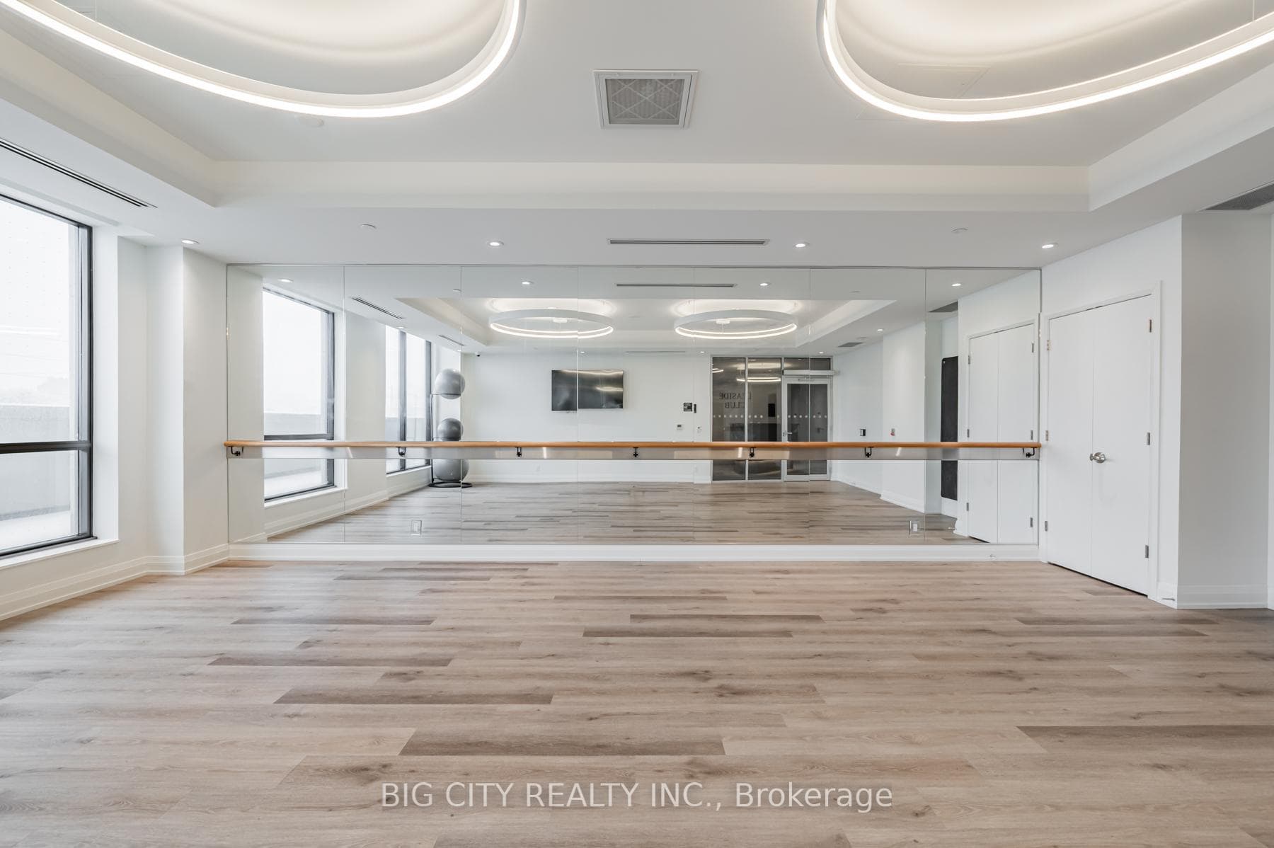 36 Brentcliffe Road Unit 318 photo 40