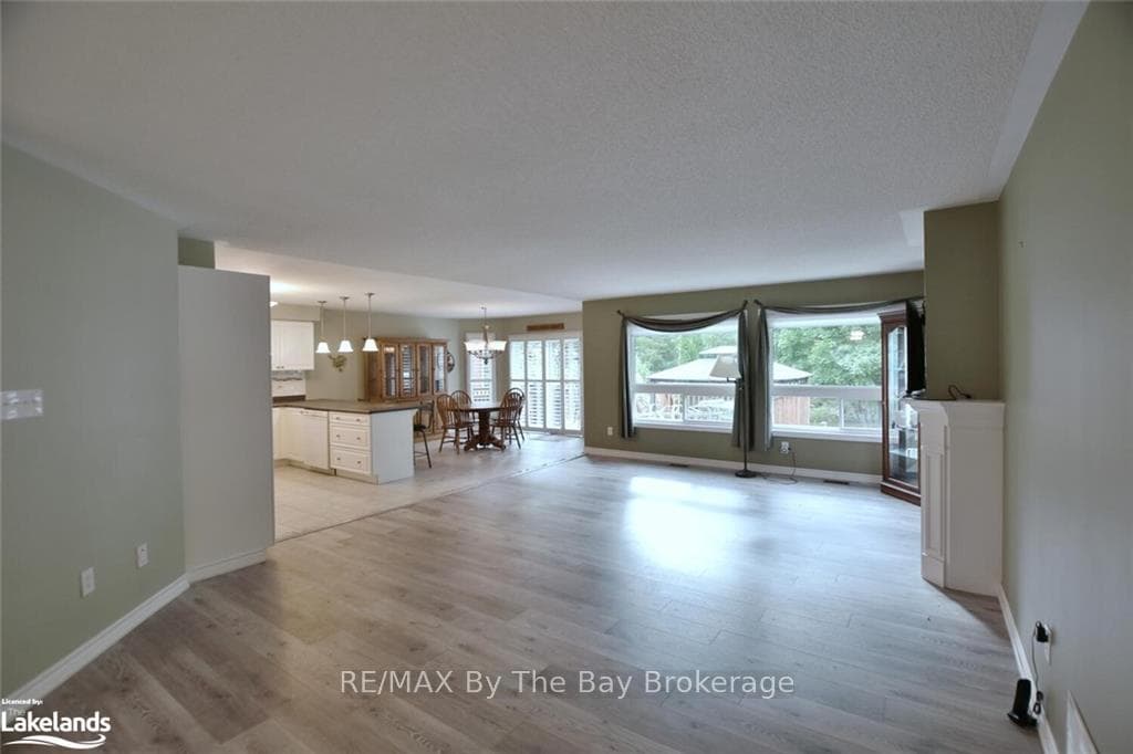 28 CHERRY SANDS Crescent photo 8