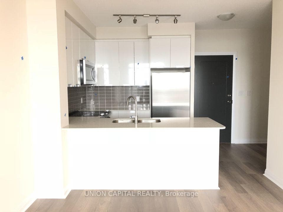 5033 Four Springs Avenue Unit 1115 photo 3