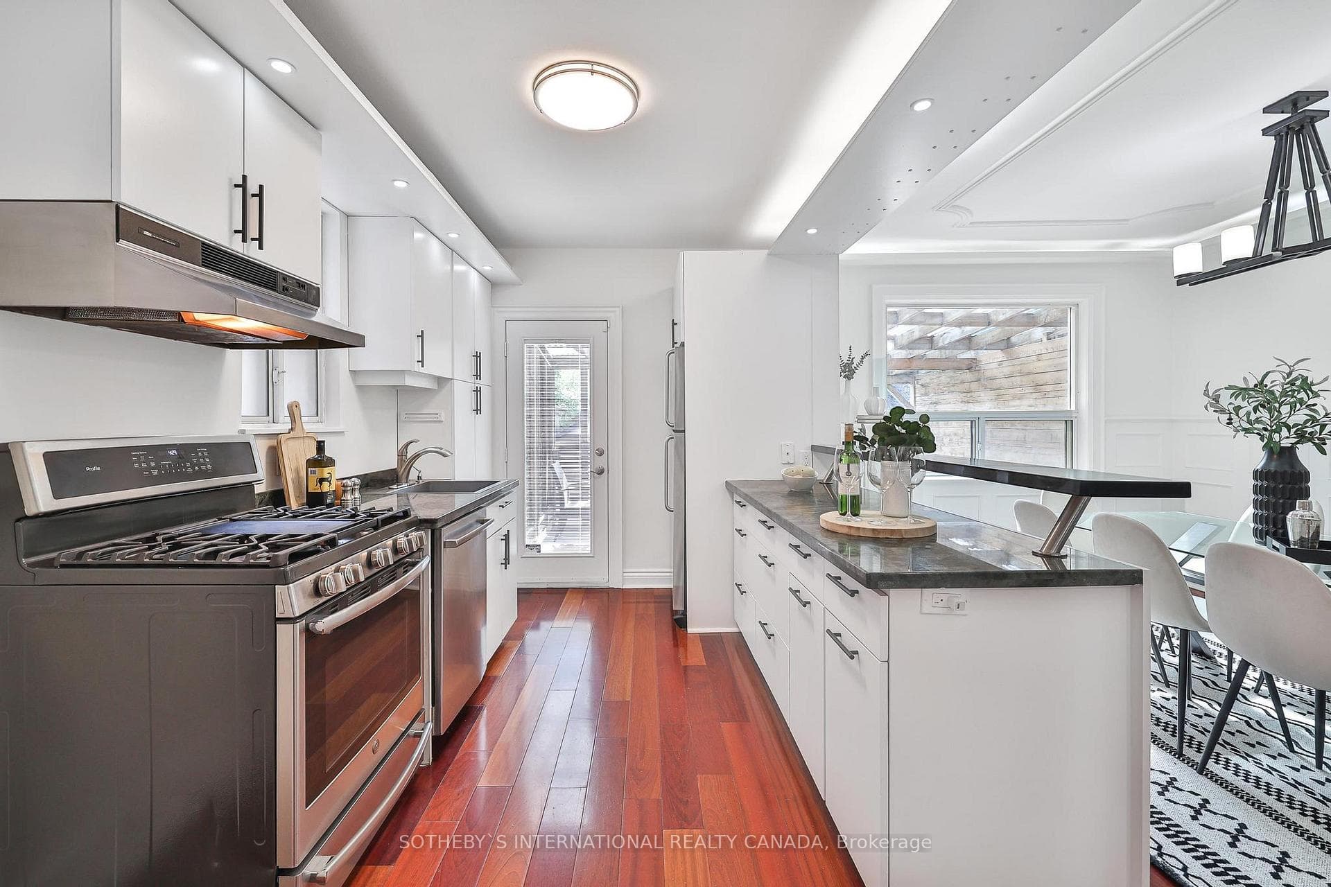 338 Arlington Avenue photo 12