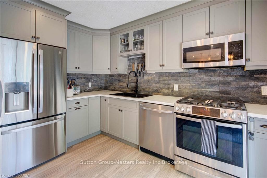 802 PALACE ROAD Road photo 18