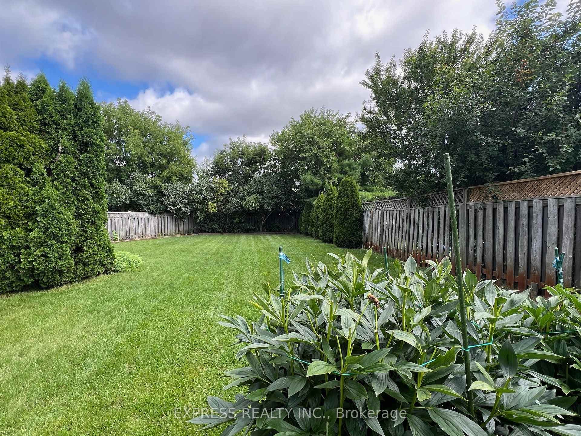 16 Hanover Court photo 16