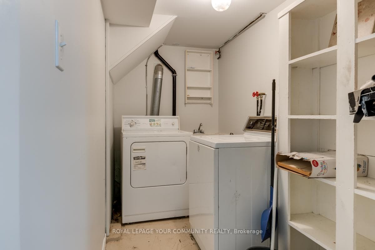 90 Rye Crescent photo 16
