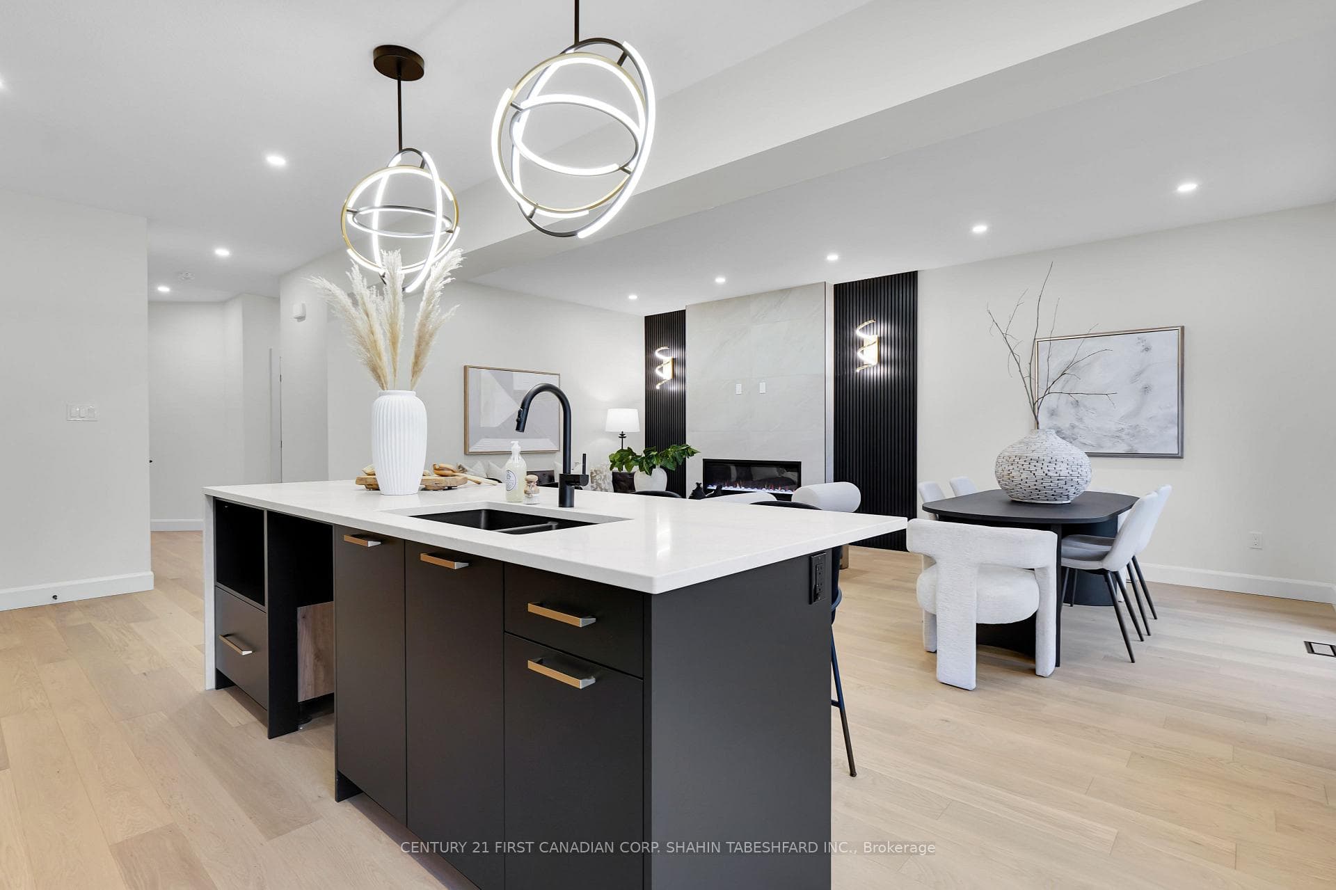 3762 Somerston Crescent photo 17