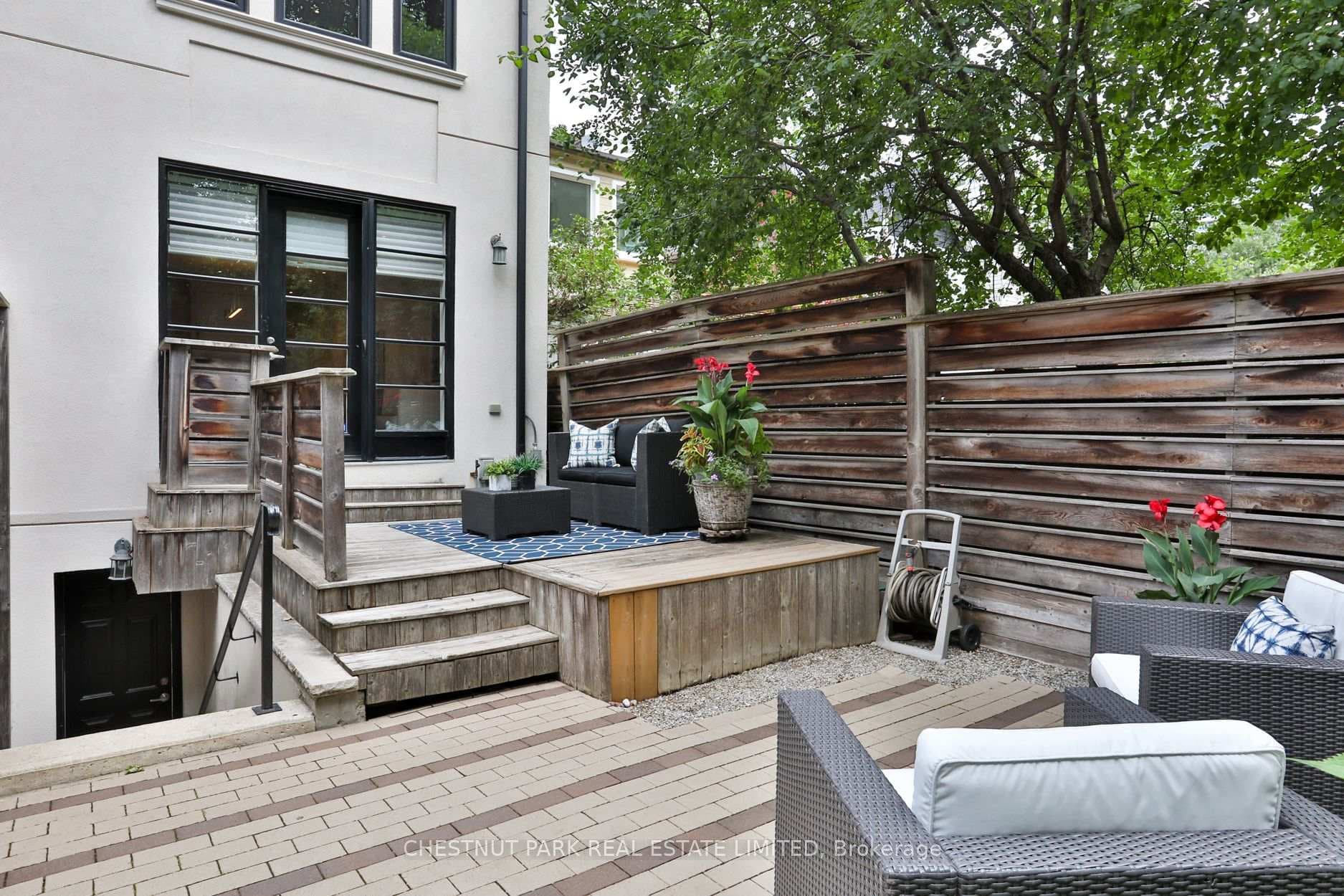 75 Soudan Avenue photo 38