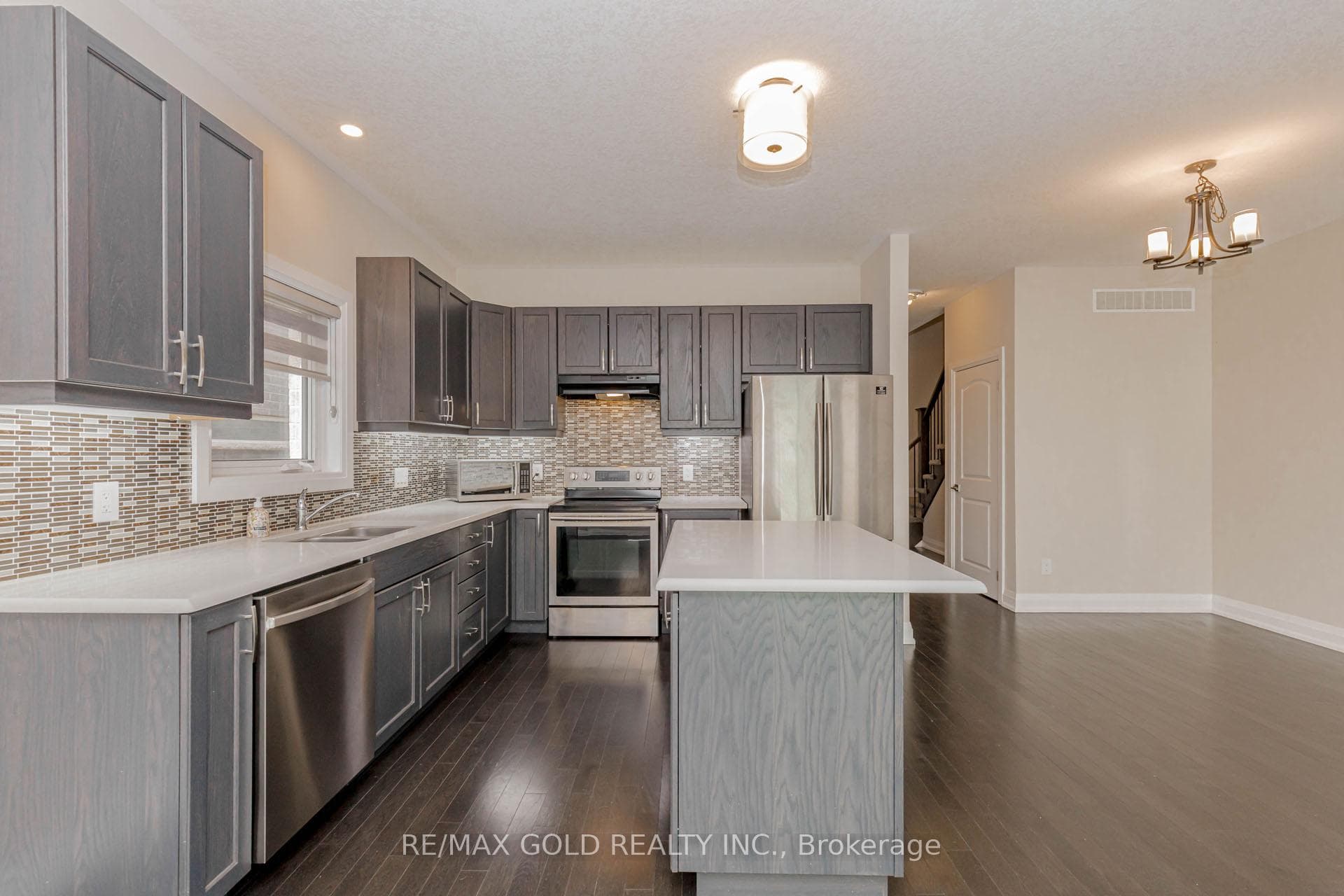 352 Sedgewood Street photo 17
