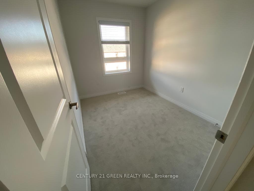 51 Sparrow Avenue Unit 23 photo 15