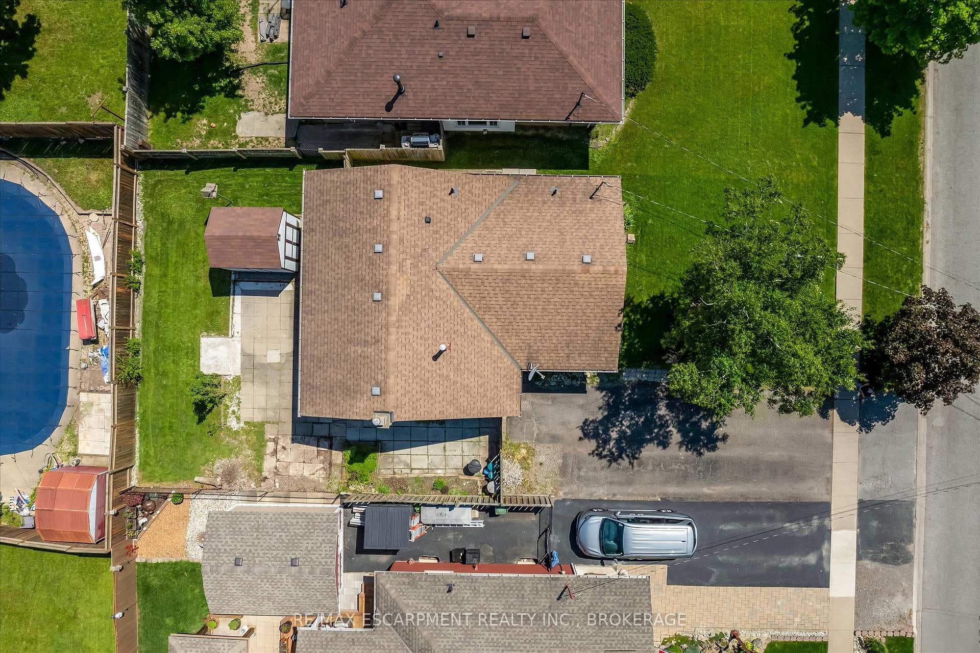 49 Grove Avenue photo 39